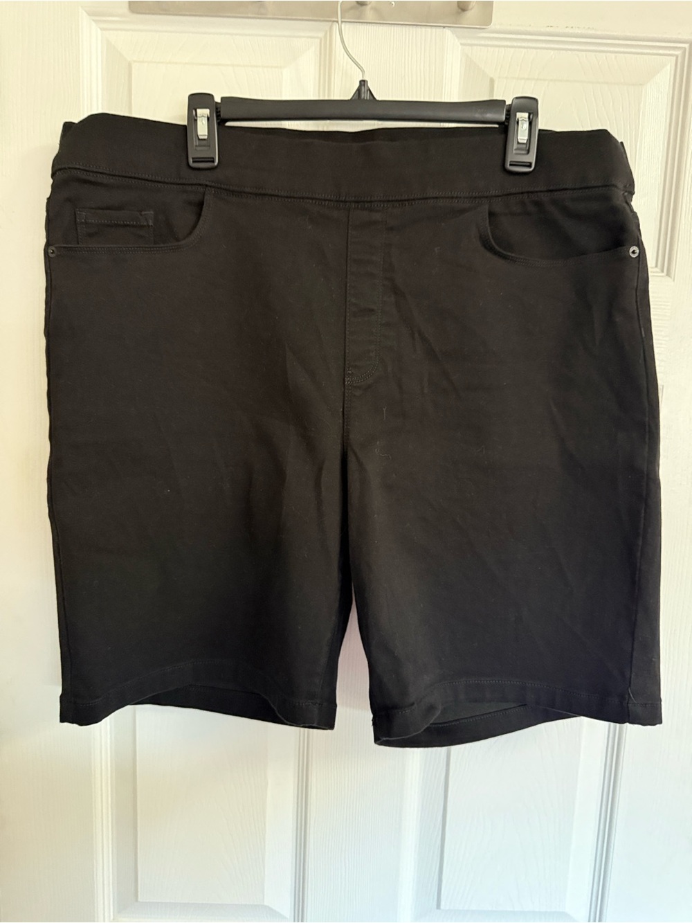 DKNY size XXL Black Flat Front Stretch womens Shorts
